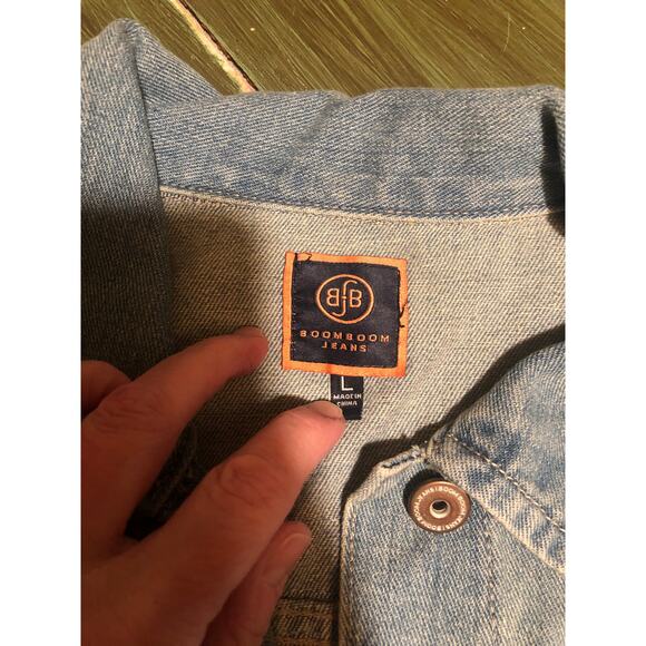 Boom Boom Jeans EUC Women's Embellished Embroidered Boho Denim Jacket Size L - Picture 2 of 8